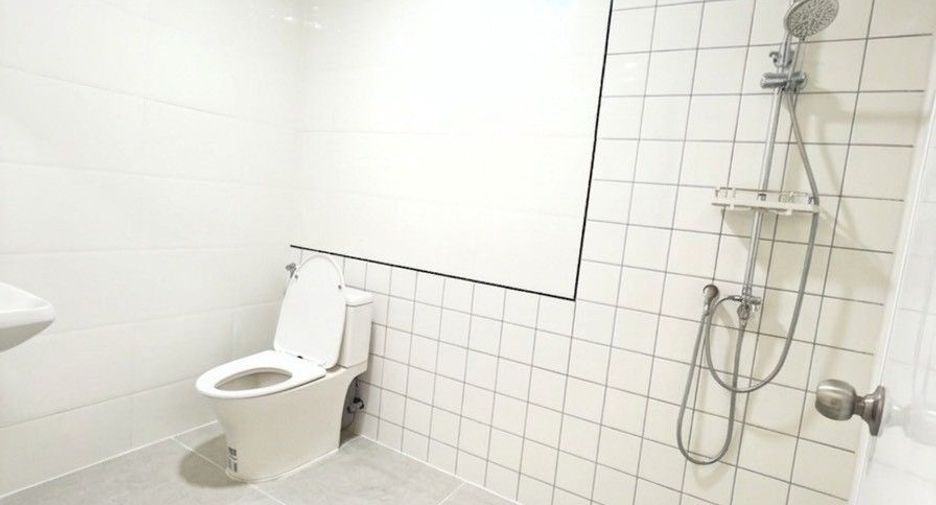 Продажа 2 спальни таунхаус в Mueang Chon Buri, Чонбури