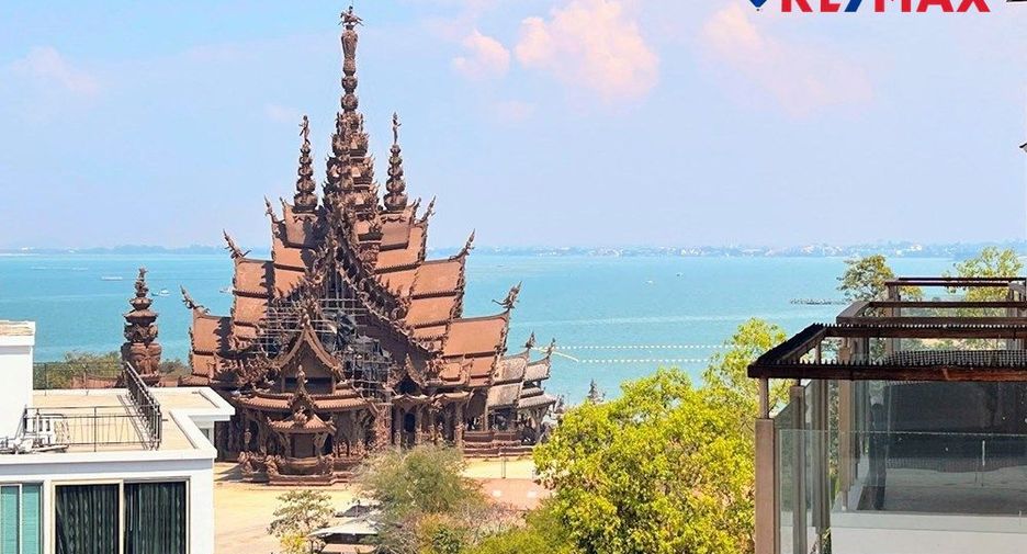 For sale 4 bedrooms house in North Pattaya, Pattaya