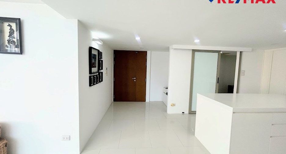 For sale 4 bedrooms house in North Pattaya, Pattaya