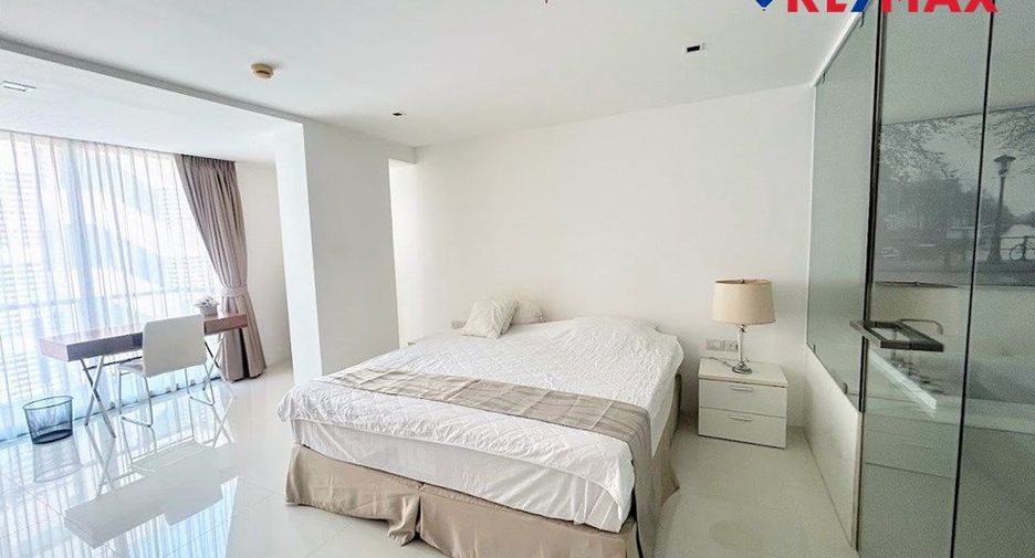 For sale 4 bedrooms house in North Pattaya, Pattaya