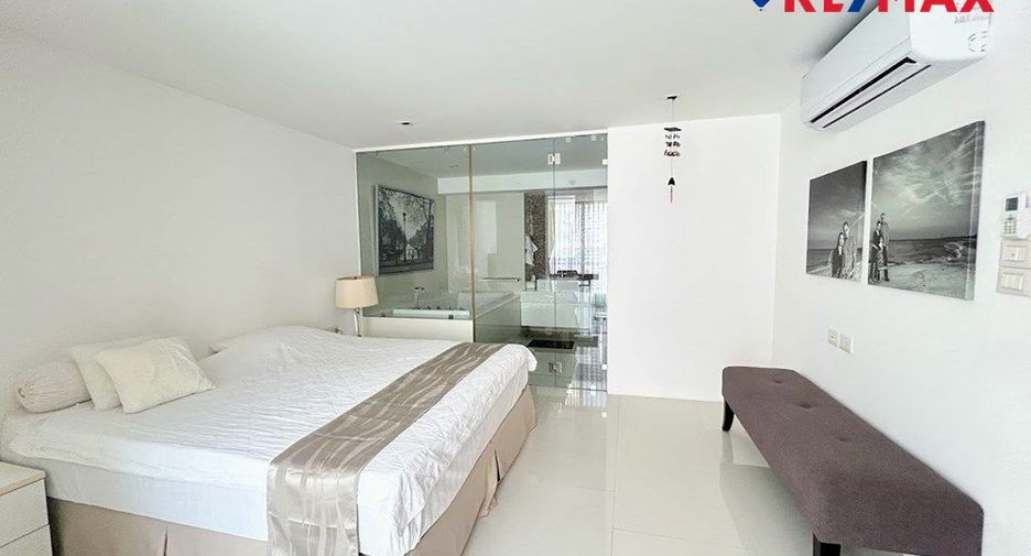 For sale 4 bedrooms house in North Pattaya, Pattaya