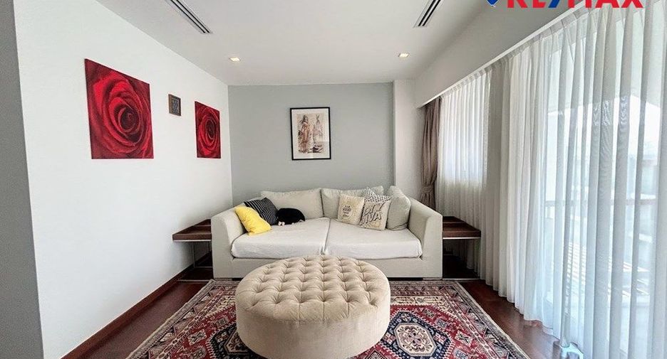 For sale 4 bedrooms house in North Pattaya, Pattaya