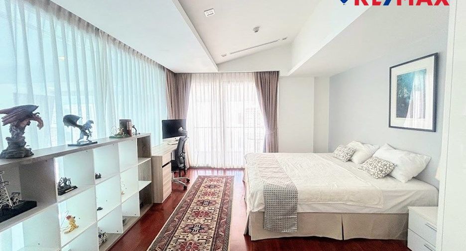For sale 4 bedrooms house in North Pattaya, Pattaya