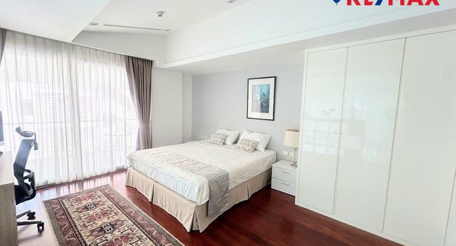 For sale 4 bedrooms house in North Pattaya, Pattaya