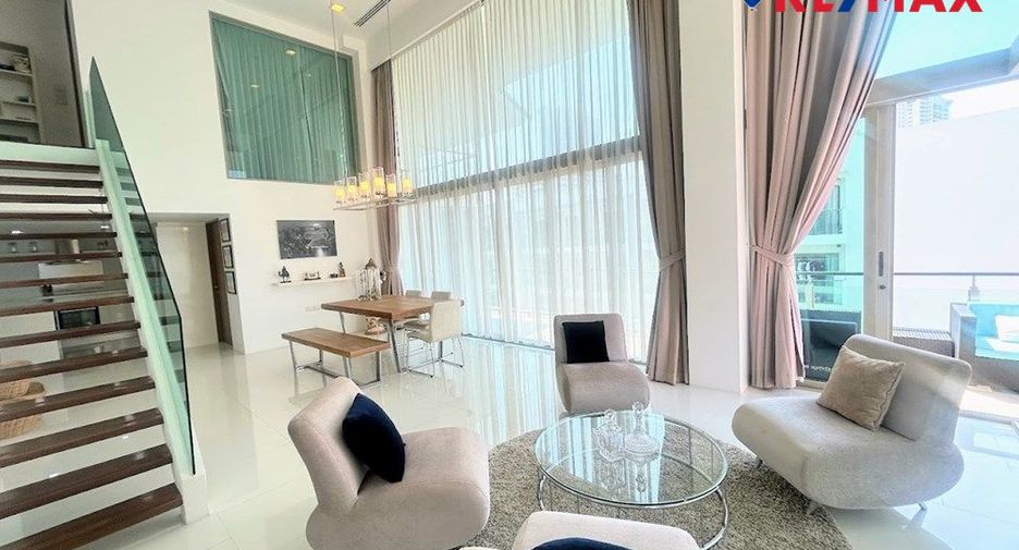 For sale 4 bedrooms house in North Pattaya, Pattaya