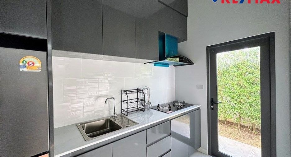For sale 4 bedrooms house in East Pattaya, Pattaya