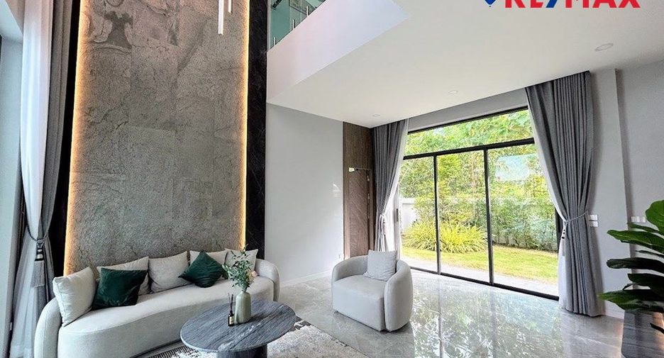 For sale 4 bedrooms house in East Pattaya, Pattaya