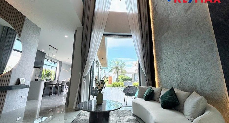 For sale 4 bedrooms house in East Pattaya, Pattaya