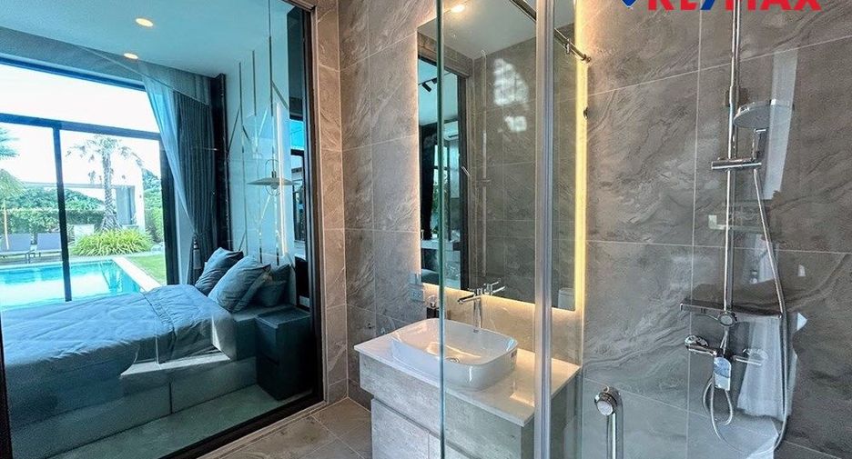 For sale 4 bedrooms house in East Pattaya, Pattaya