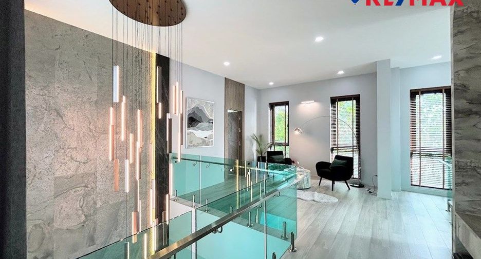 For sale 4 bedrooms house in East Pattaya, Pattaya
