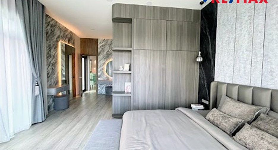 For sale 4 bedrooms house in East Pattaya, Pattaya
