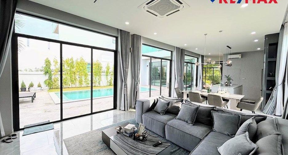 For sale 4 bedrooms house in East Pattaya, Pattaya