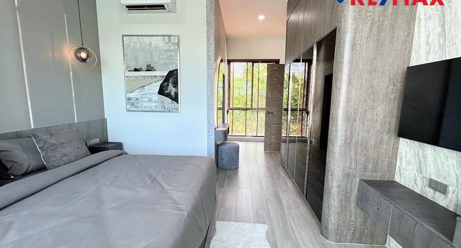 For sale 4 bedrooms house in East Pattaya, Pattaya