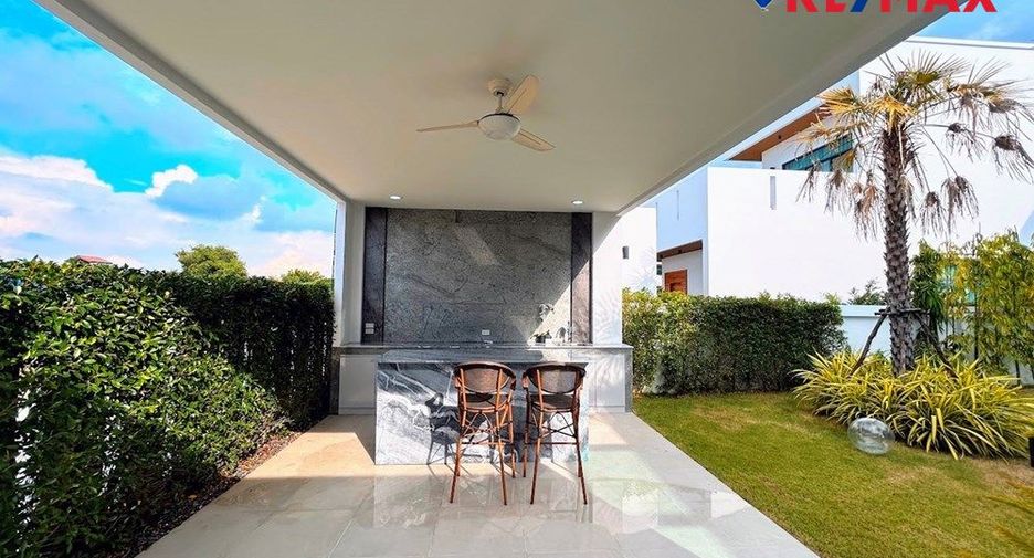 For sale 4 bedrooms house in East Pattaya, Pattaya
