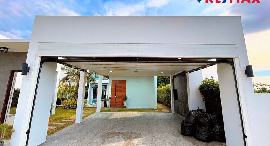For sale 4 bedrooms house in East Pattaya, Pattaya