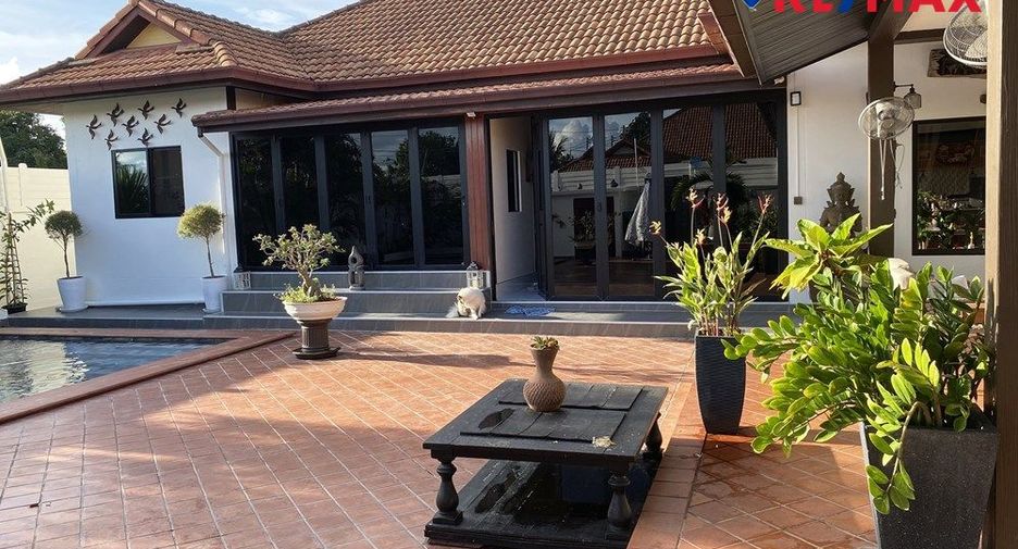 For sale 3 bedrooms house in East Pattaya, Pattaya