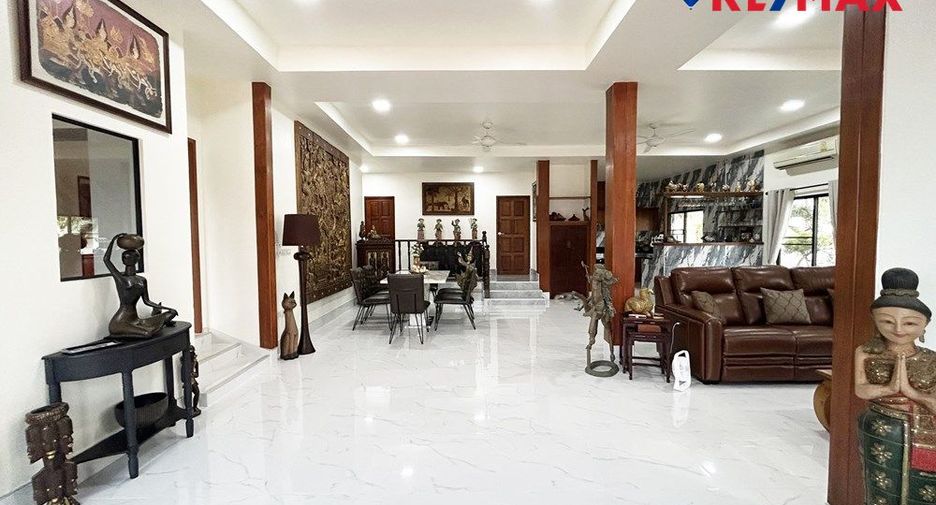 For sale 3 bedrooms house in East Pattaya, Pattaya
