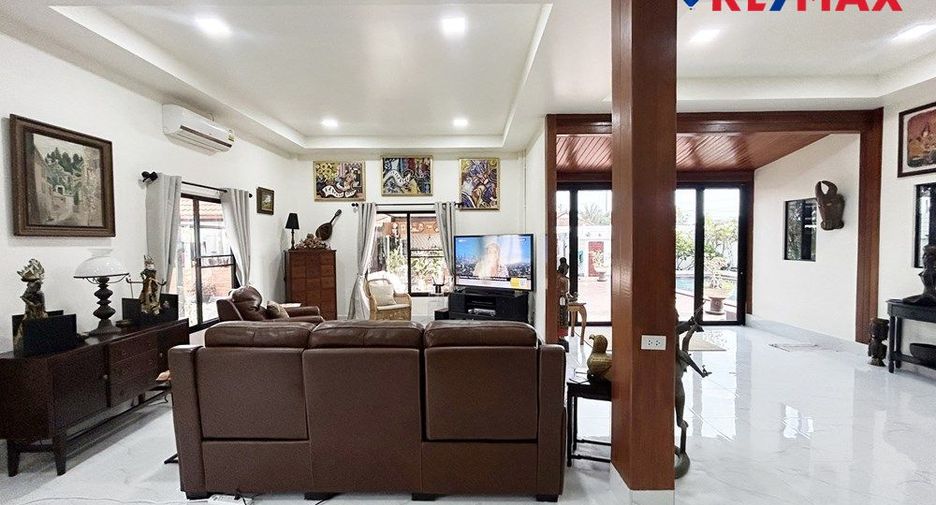 For sale 3 bedrooms house in East Pattaya, Pattaya