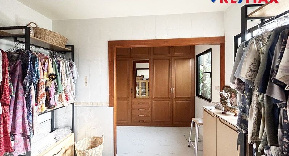 For sale 3 bedrooms house in East Pattaya, Pattaya