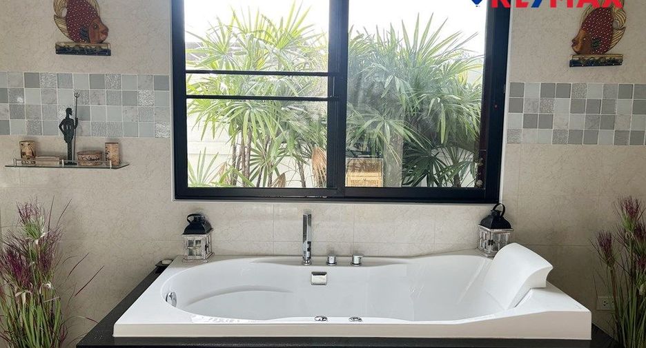 For sale 3 bedrooms house in East Pattaya, Pattaya