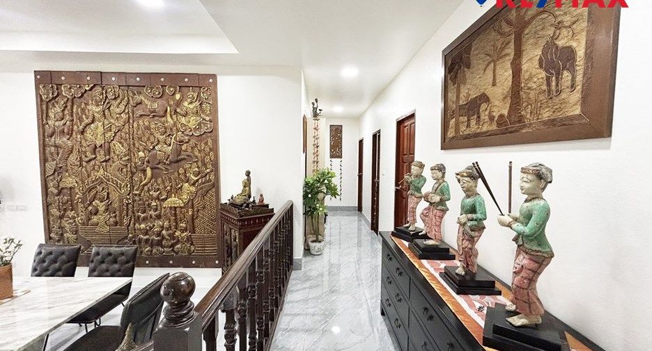 For sale 3 bedrooms house in East Pattaya, Pattaya