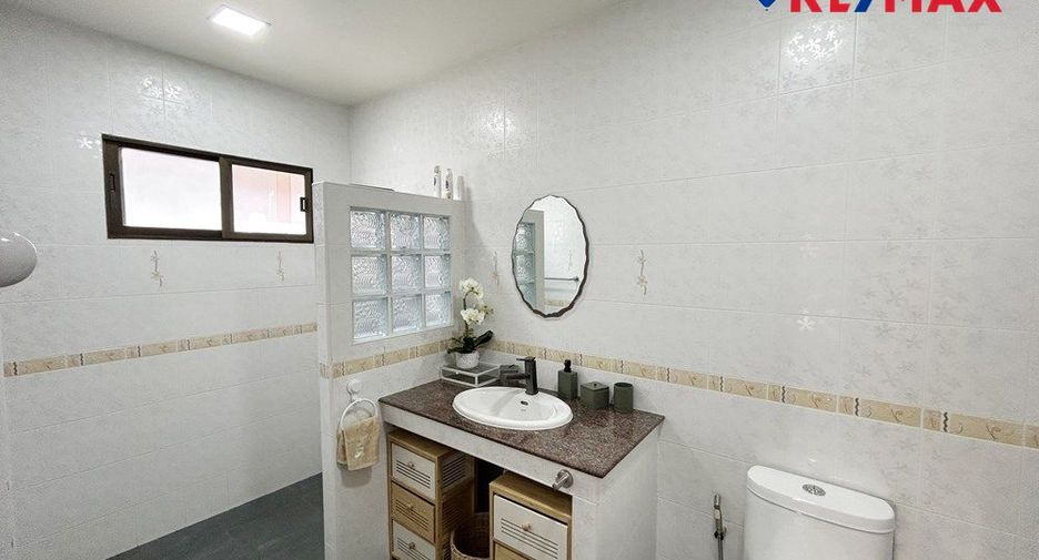 For sale 3 bedrooms house in East Pattaya, Pattaya