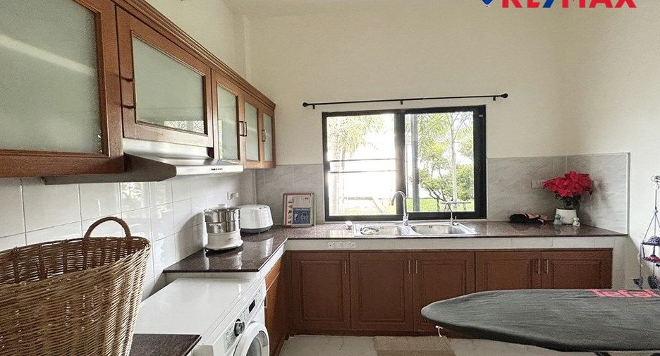 For sale 3 bedrooms house in East Pattaya, Pattaya