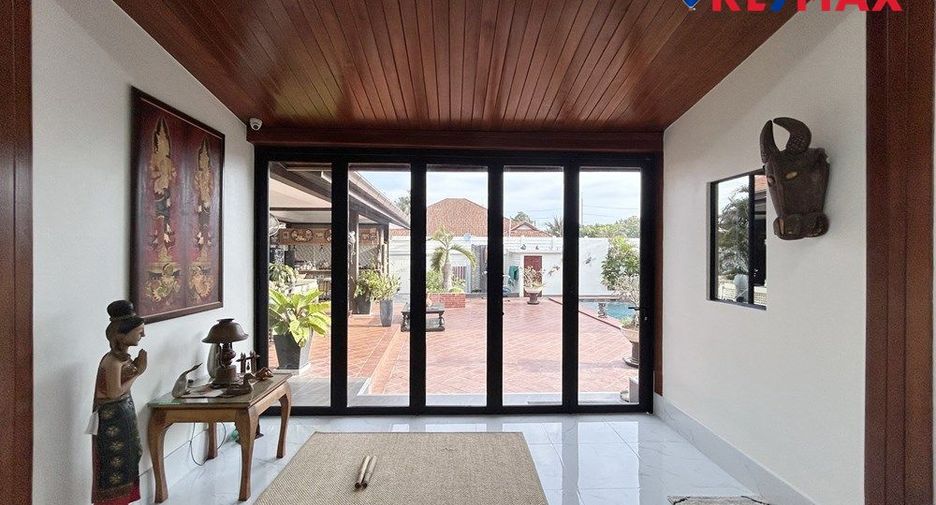 For sale 3 bedrooms house in East Pattaya, Pattaya