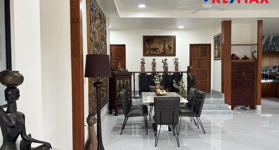For sale 3 bedrooms house in East Pattaya, Pattaya