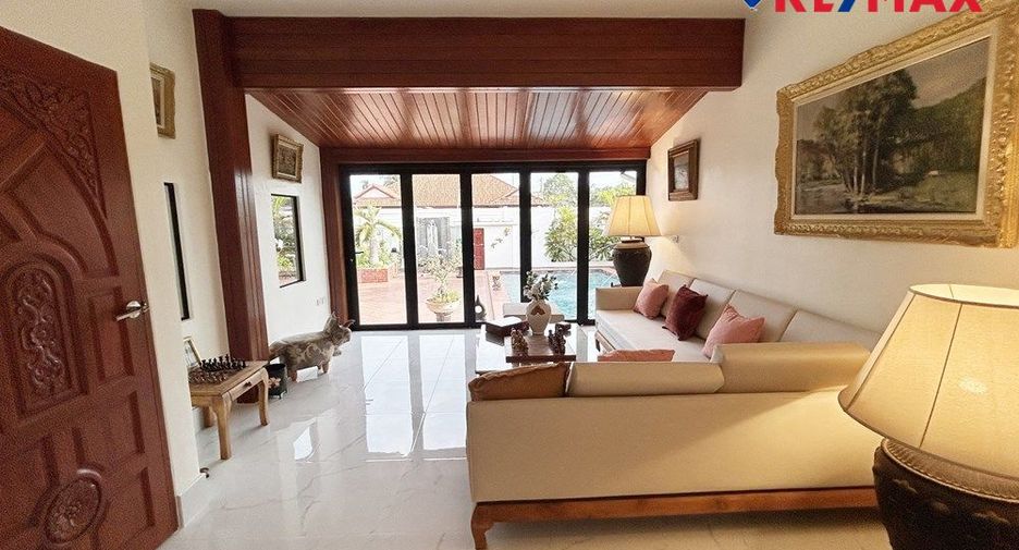 For sale 3 bedrooms house in East Pattaya, Pattaya