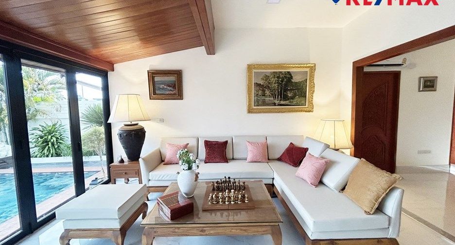 For sale 3 bedrooms house in East Pattaya, Pattaya