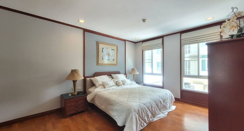 For rent 2 bedrooms condo in Khlong Toei, Bangkok