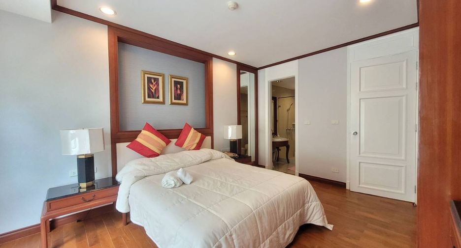 For rent 2 bedrooms condo in Khlong Toei, Bangkok