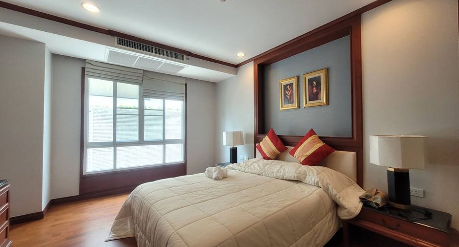 For rent 2 bedrooms condo in Khlong Toei, Bangkok