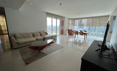 For rent 3 bedrooms condo in Khlong Toei, Bangkok