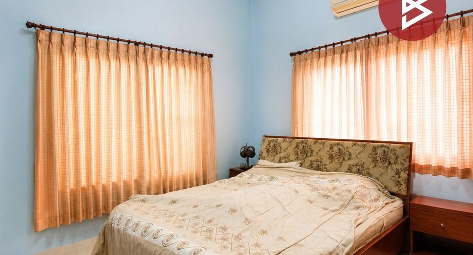 For sale 3 bedrooms house in Mueang Nakhon Pathom, Nakhon Pathom