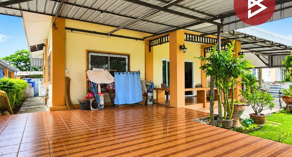 For sale 3 bedrooms house in Mueang Nakhon Pathom, Nakhon Pathom