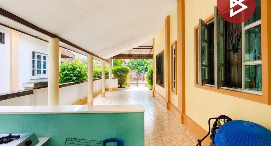 For sale 3 bedrooms house in Mueang Nakhon Pathom, Nakhon Pathom