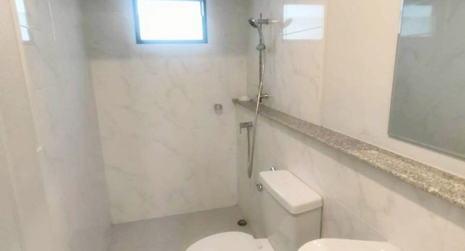 For sale 4 bedrooms house in Bang Pakong, Chachoengsao