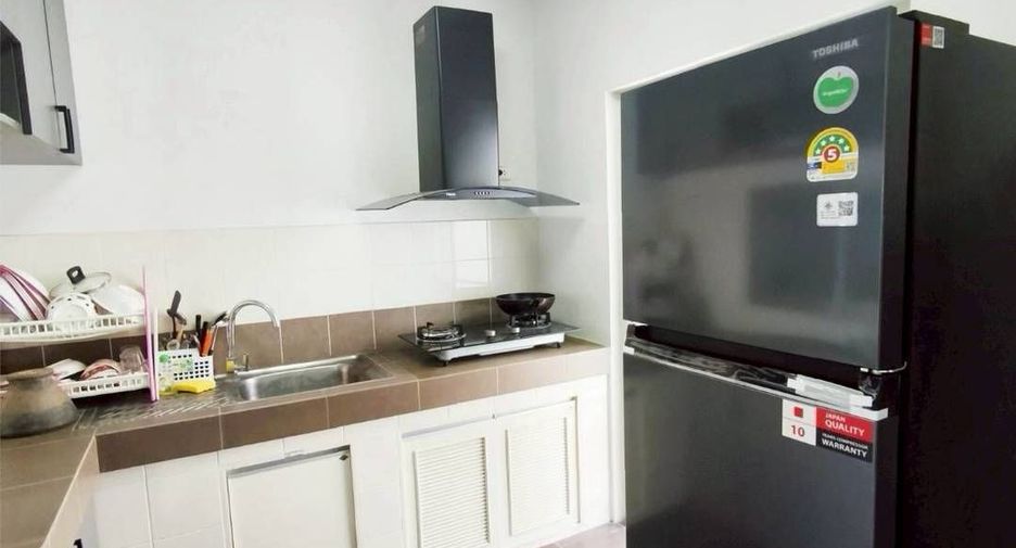 Haus zur Miete mit 3 Zimmer in Si Racha, Chonburi