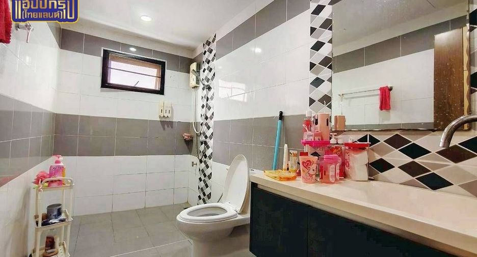 出租 和 出售 3 卧室 独立屋 在 Mueang Chon Buri, Chon Buri
