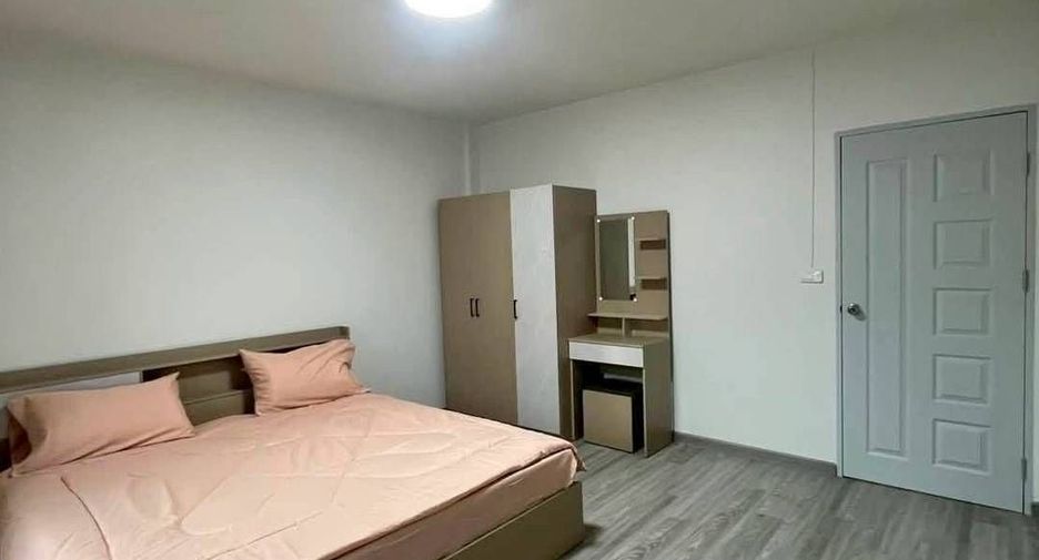 For sale 2 bedrooms townhouse in Si Racha, Chonburi