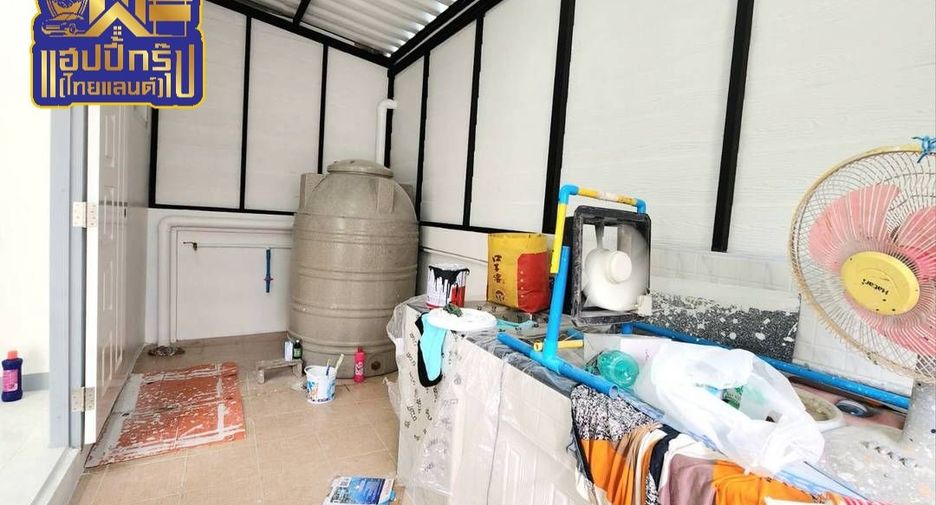 For sale 2 bedrooms townhouse in Ban Bueng, Chonburi