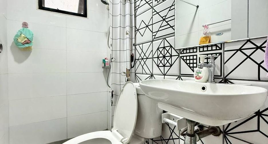 À vendre 4 chambres maison à Si Racha, Chonburi