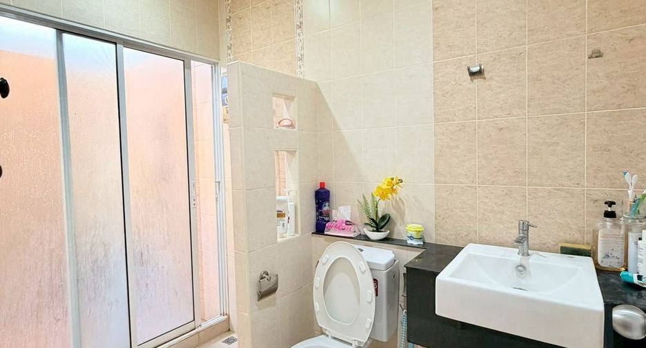 出租 3 卧室 独立屋 在 Mueang Chon Buri, Chon Buri