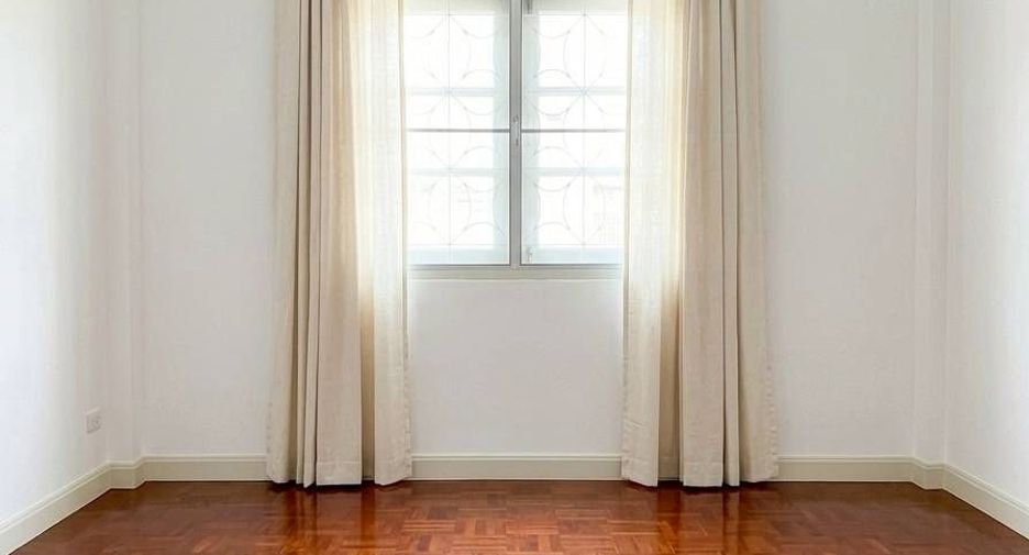 For sale 2 bedrooms townhouse in Mueang Chon Buri, Chonburi