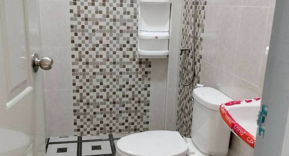 For sale 2 bedrooms townhouse in Mueang Chon Buri, Chonburi