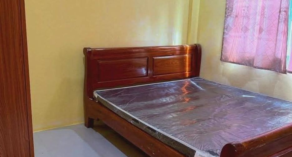 For sale 2 bedrooms townhouse in Si Racha, Chonburi