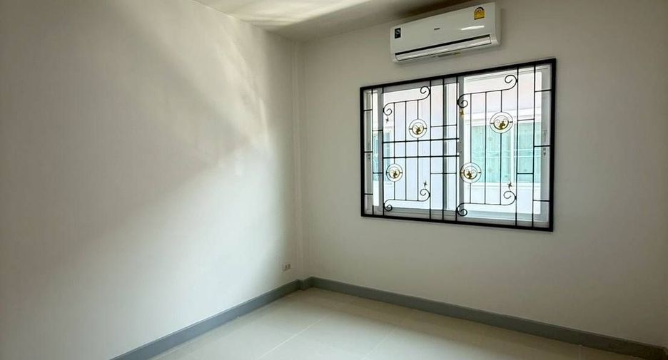 À vendre 3 chambres maison à Phan Thong, Chonburi