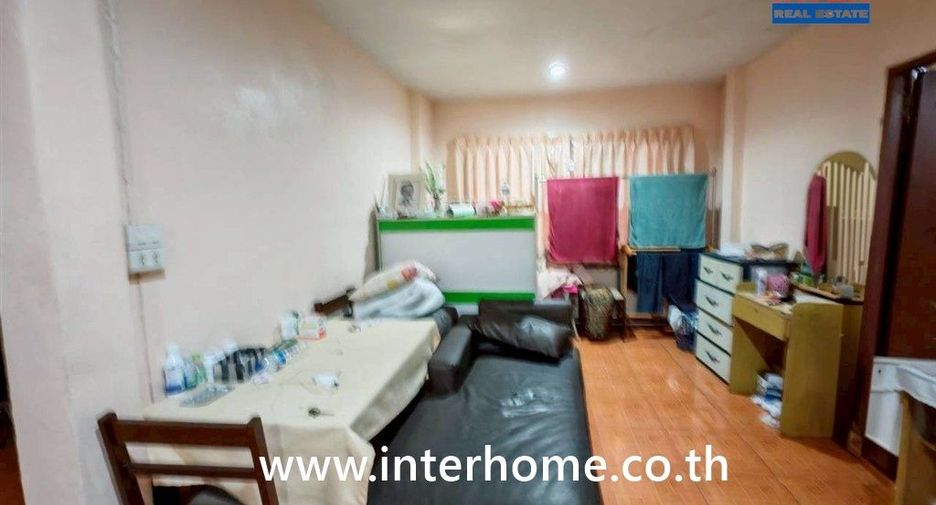 Haus zum Kauf mit 3 Zimmer in Khlong Sam Wa, Bangkok